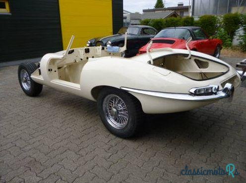 1967' Jaguar E Type Roadster photo #1