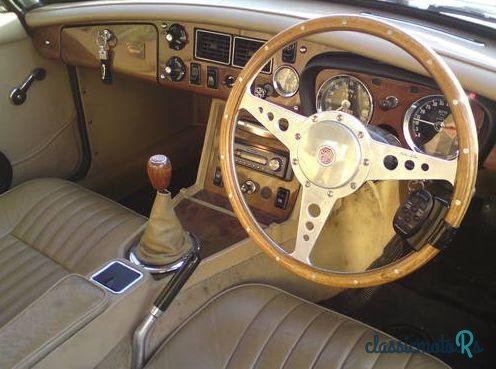 1972' MG Mgb Gt photo #6