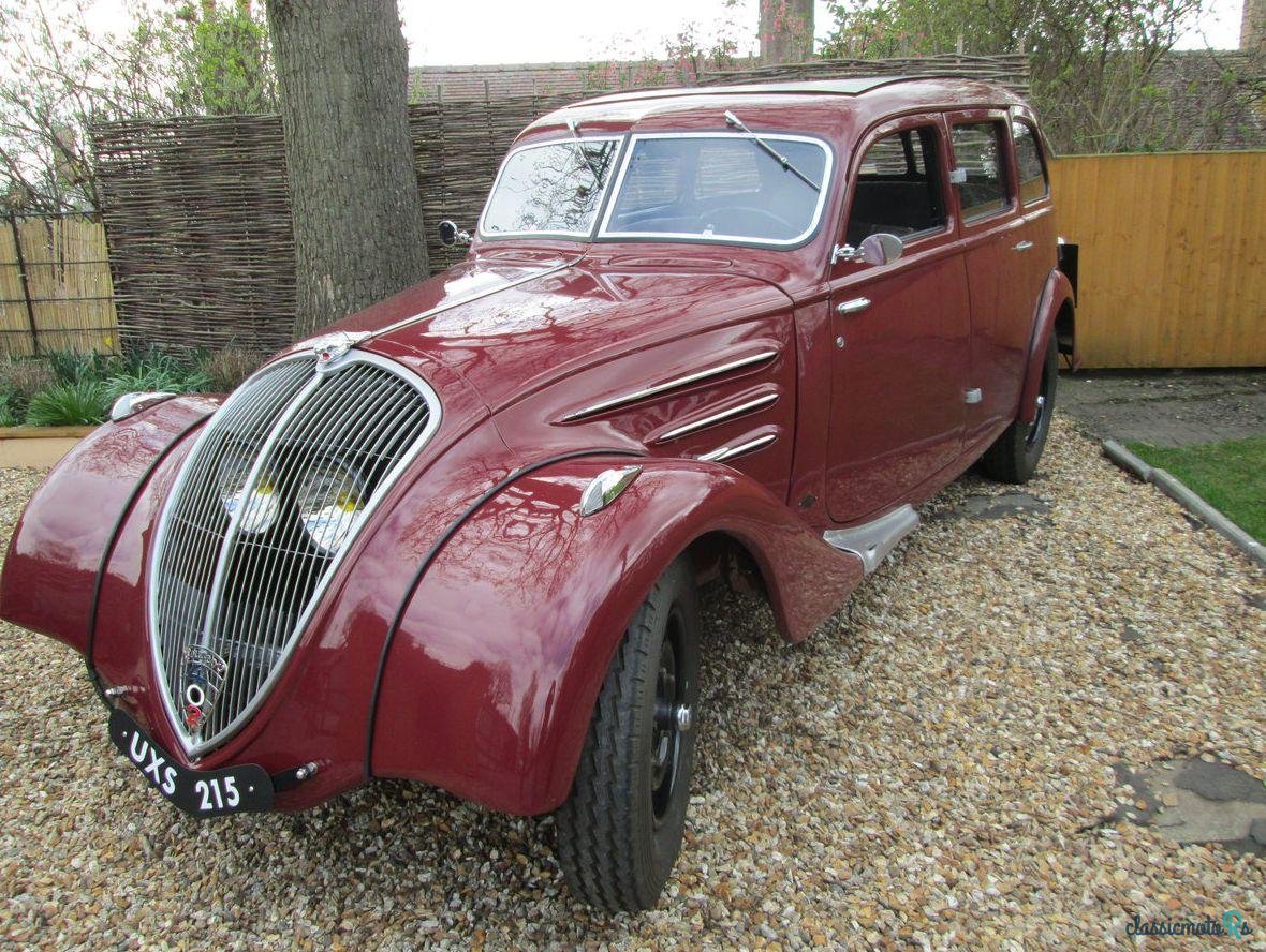 1935' Peugeot 402 photo #2
