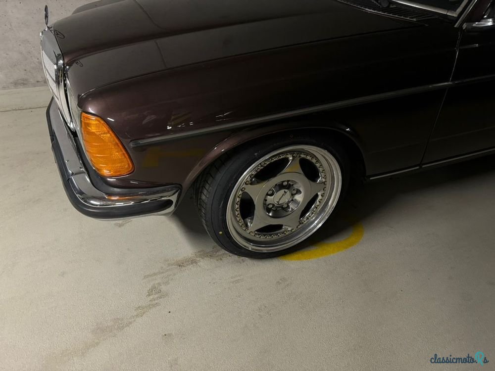 1979' Mercedes-Benz W123 photo #3