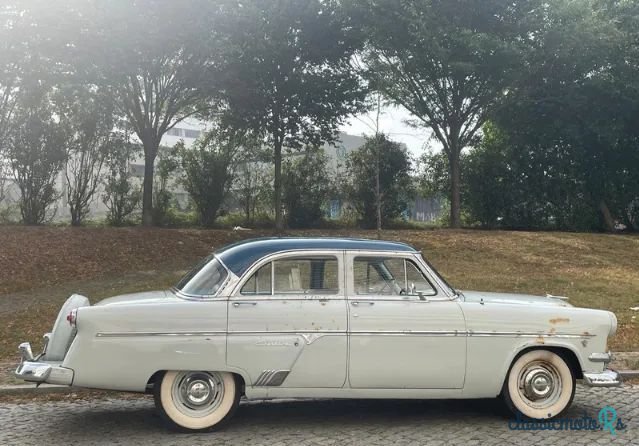 1954' Ford Crestline photo #2