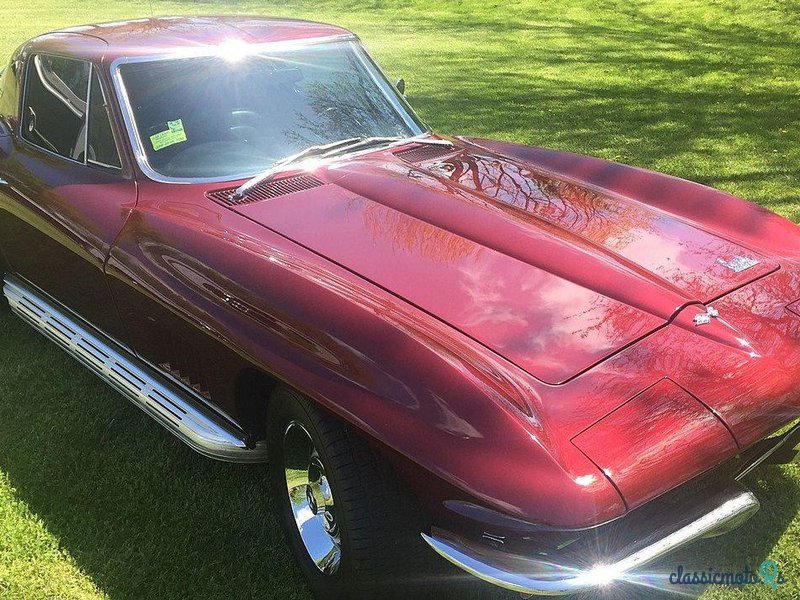 1967' Chevrolet Corvette photo #2