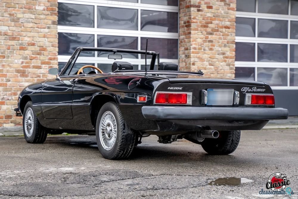 1977' Alfa Romeo Spider 2.0 photo #5