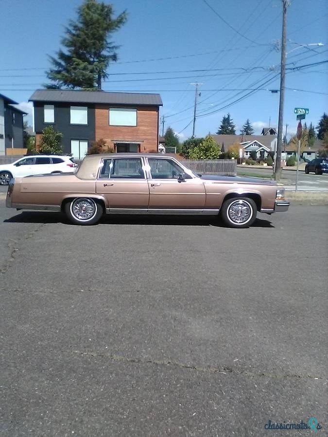 1989' Cadillac Brougham photo #1