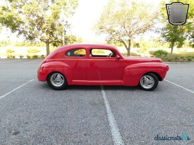 1941' Ford Deluxe photo #3