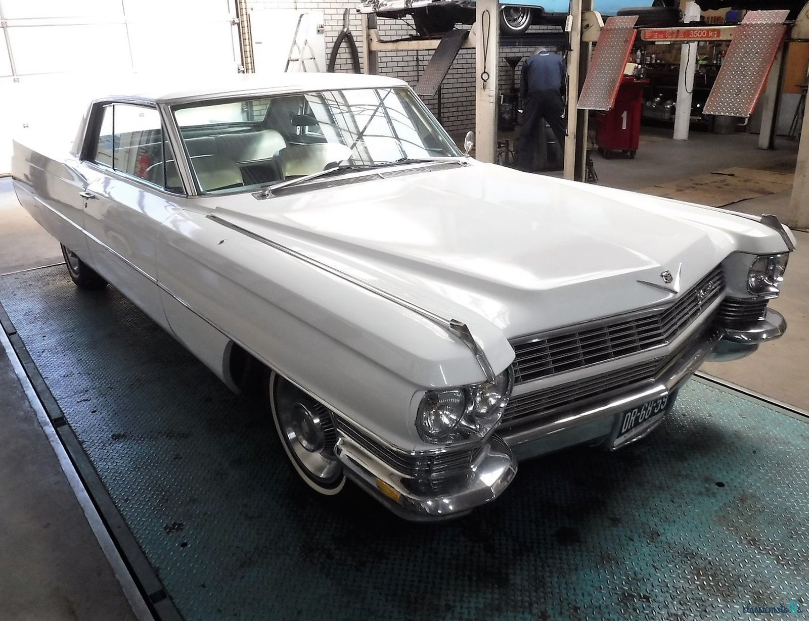 1964' Cadillac Coupe De Ville photo #3