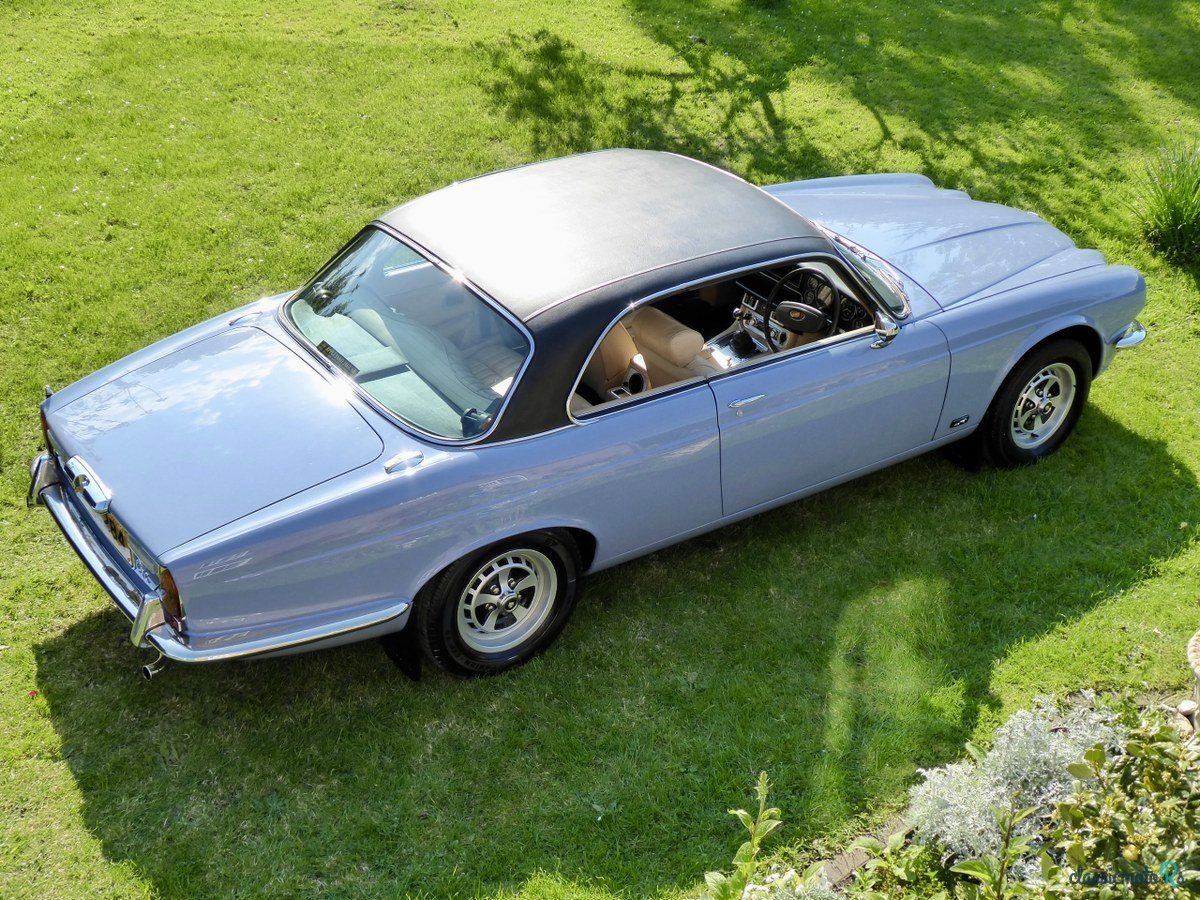 1975' Jaguar XJ photo #1