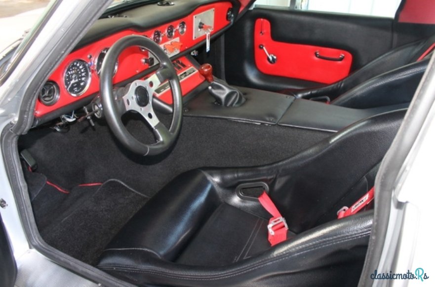 1975' TVR 2500M photo #3