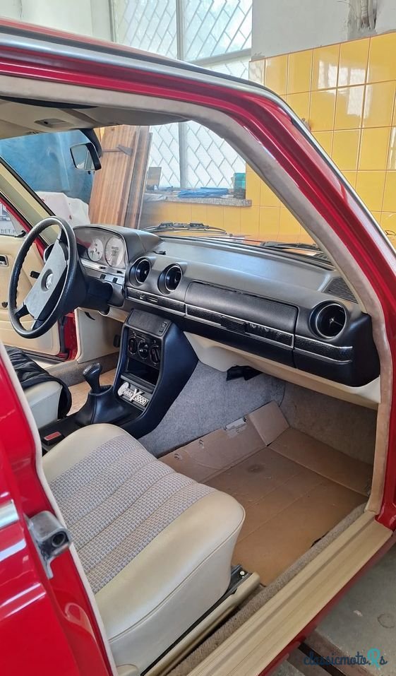 1976' Mercedes-Benz W123 photo #3