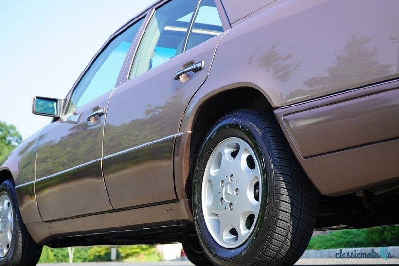 1994' Mercedes-Benz E420 photo #4