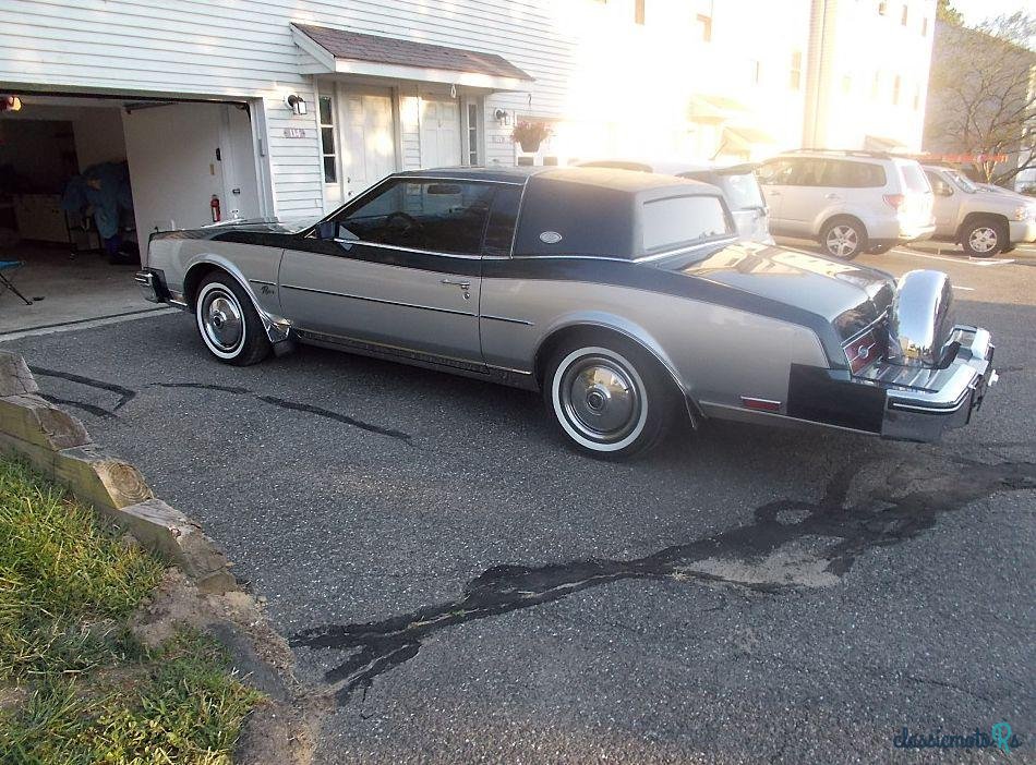 1985' Buick Riviera photo #1