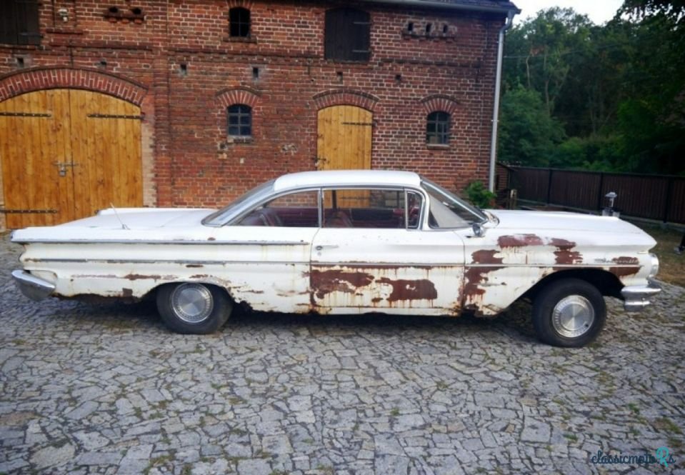 1960' Pontiac Bonneville photo #6