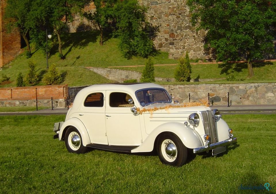 1948' Ford Pilot V8 photo #1