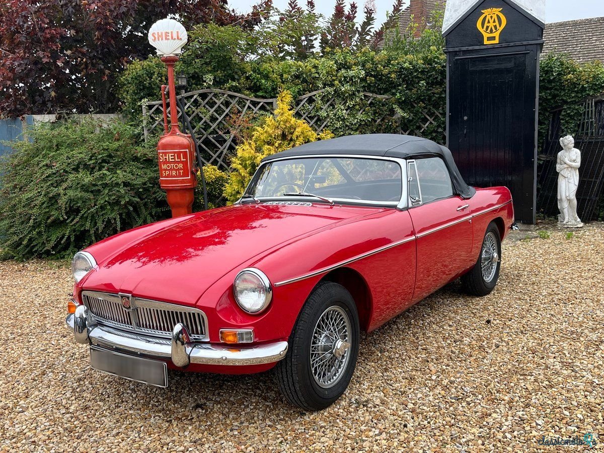 1967' MG MGB photo #1