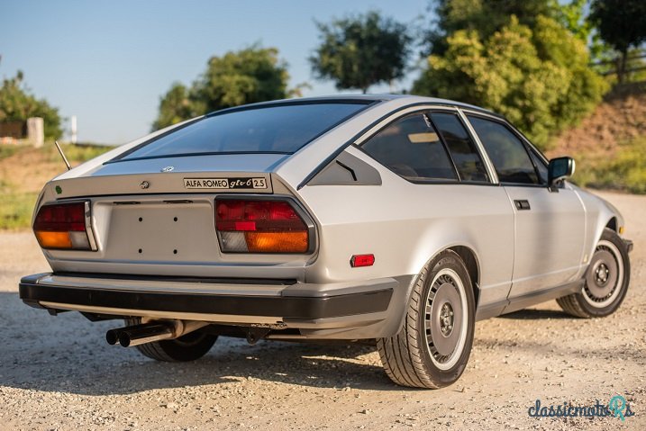 1982' Alfa Romeo GTV photo #2