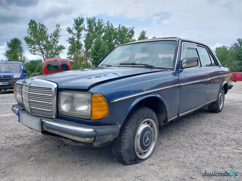 1976' Mercedes-Benz W123 photo #3