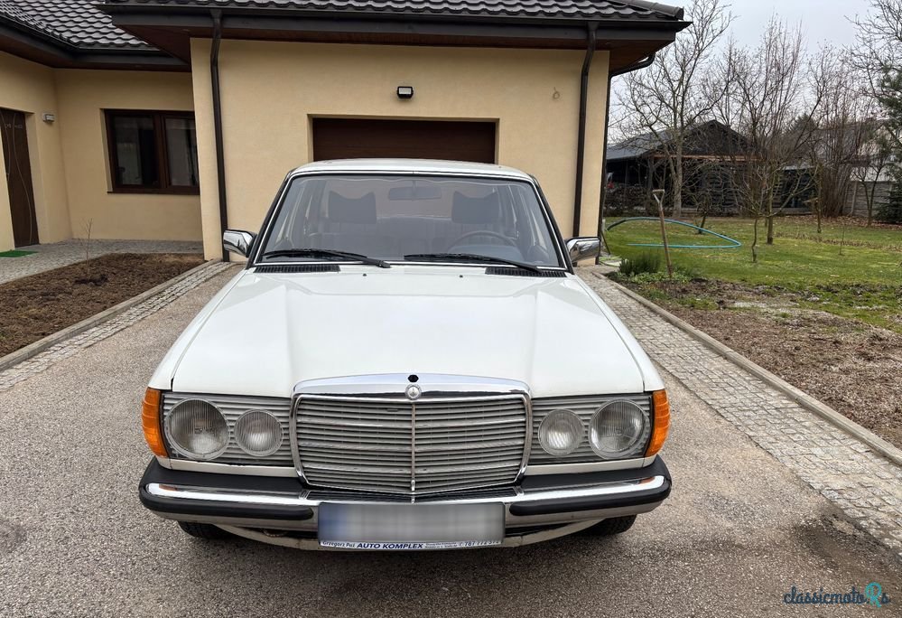 1978' Mercedes-Benz W123 photo #3