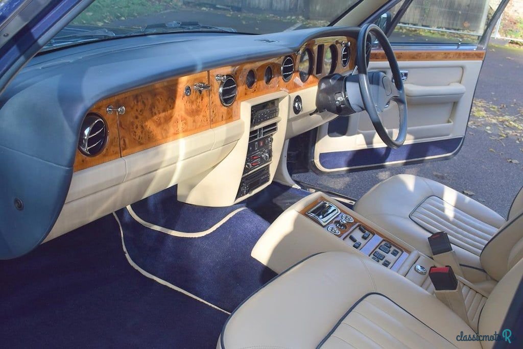 1990' Rolls-Royce Silver Spirit photo #4