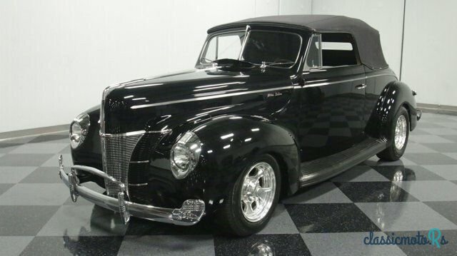 1940' Ford Deluxe photo #4
