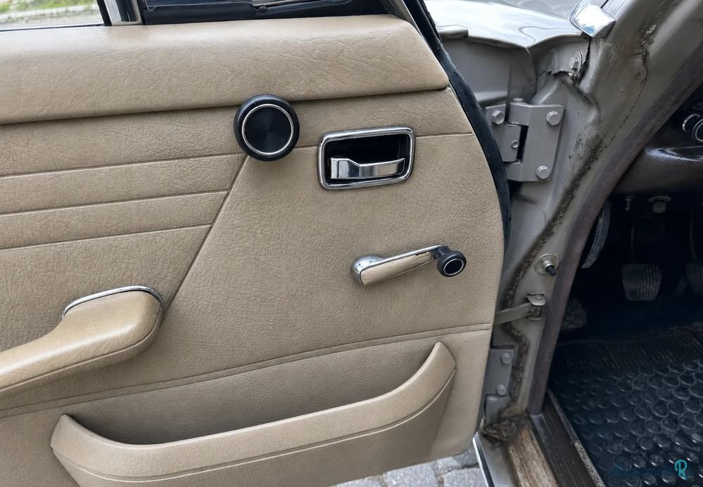 1969' Mercedes-Benz W115 200 photo #5