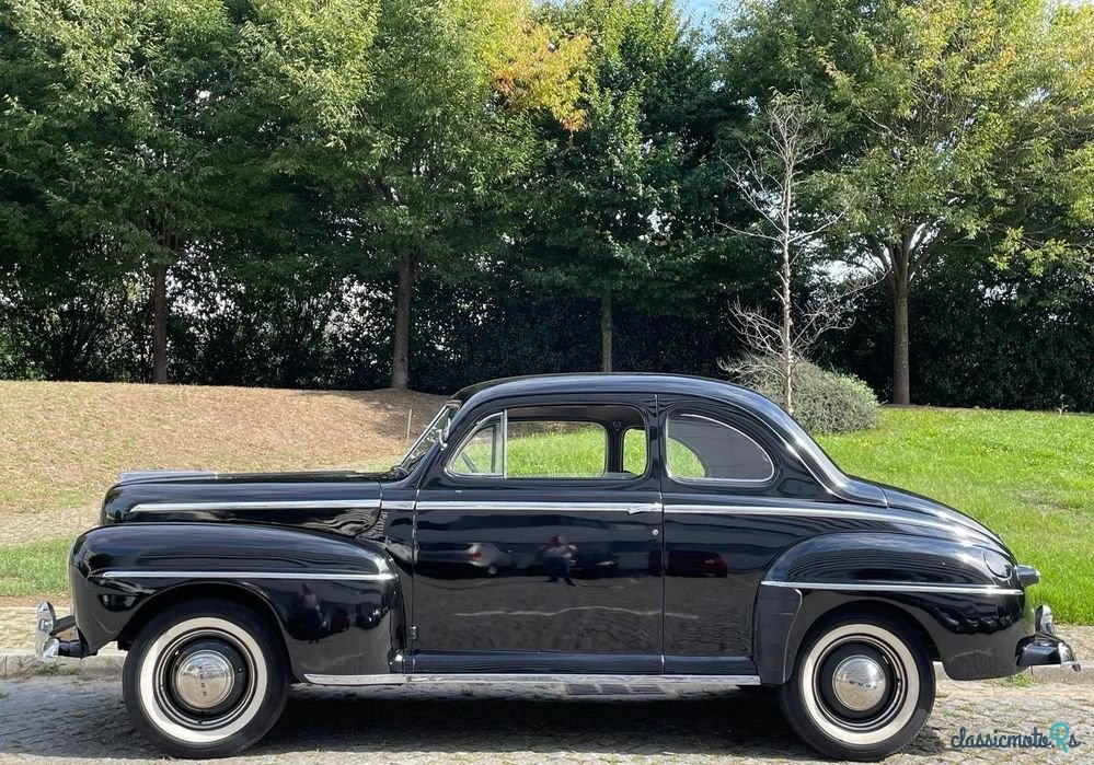 1948' Ford V8 Berline photo #2