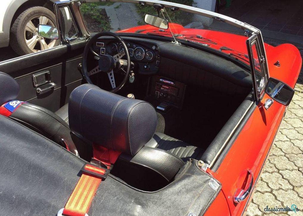 1972' MG MG B photo #3
