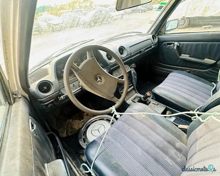 1981' Mercedes-Benz 240 photo #2