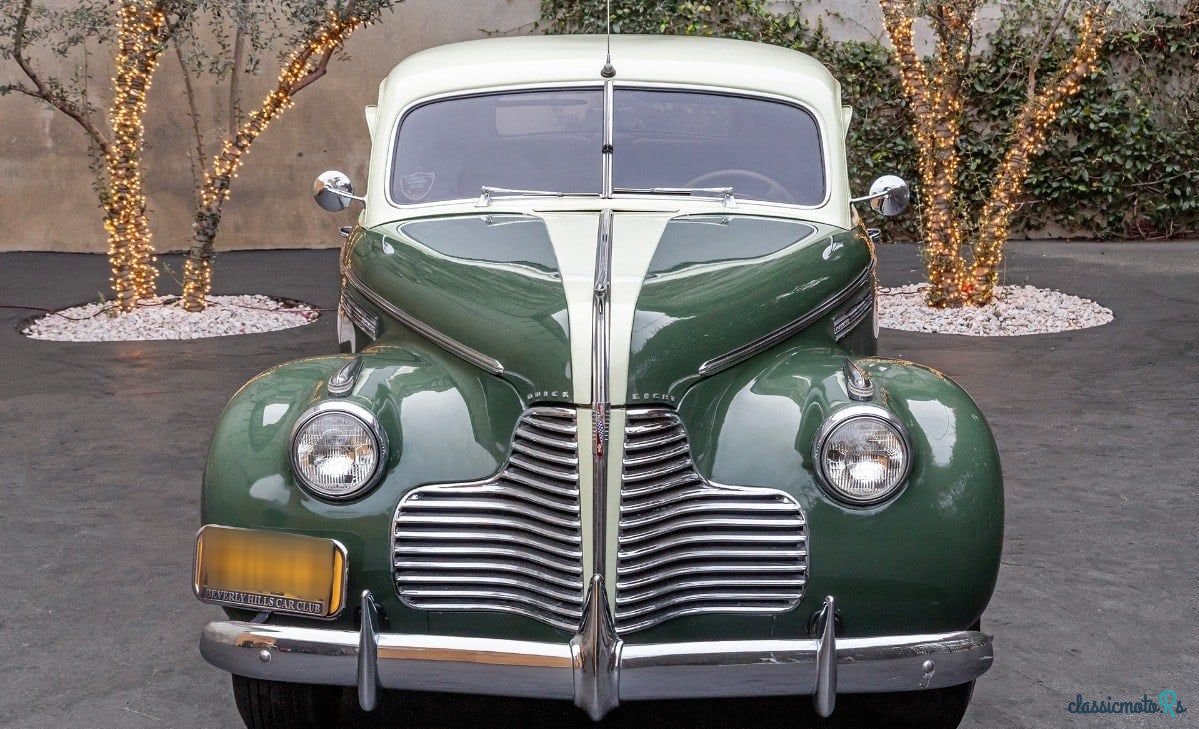1940' Buick Roadmaster photo #2