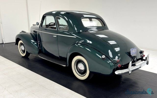 1940' Pontiac Deluxe photo #2