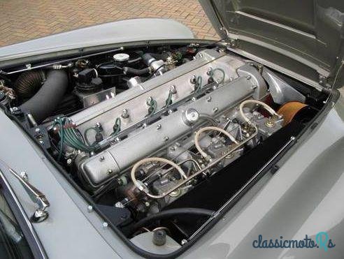 1965' Aston Martin DB5 'Ogle' photo #3