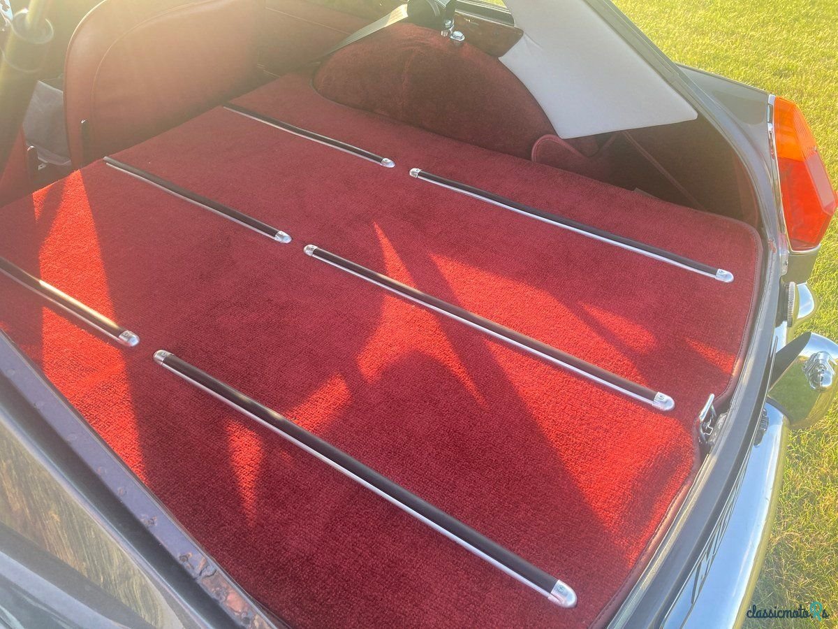 1970' MG MGB photo #2