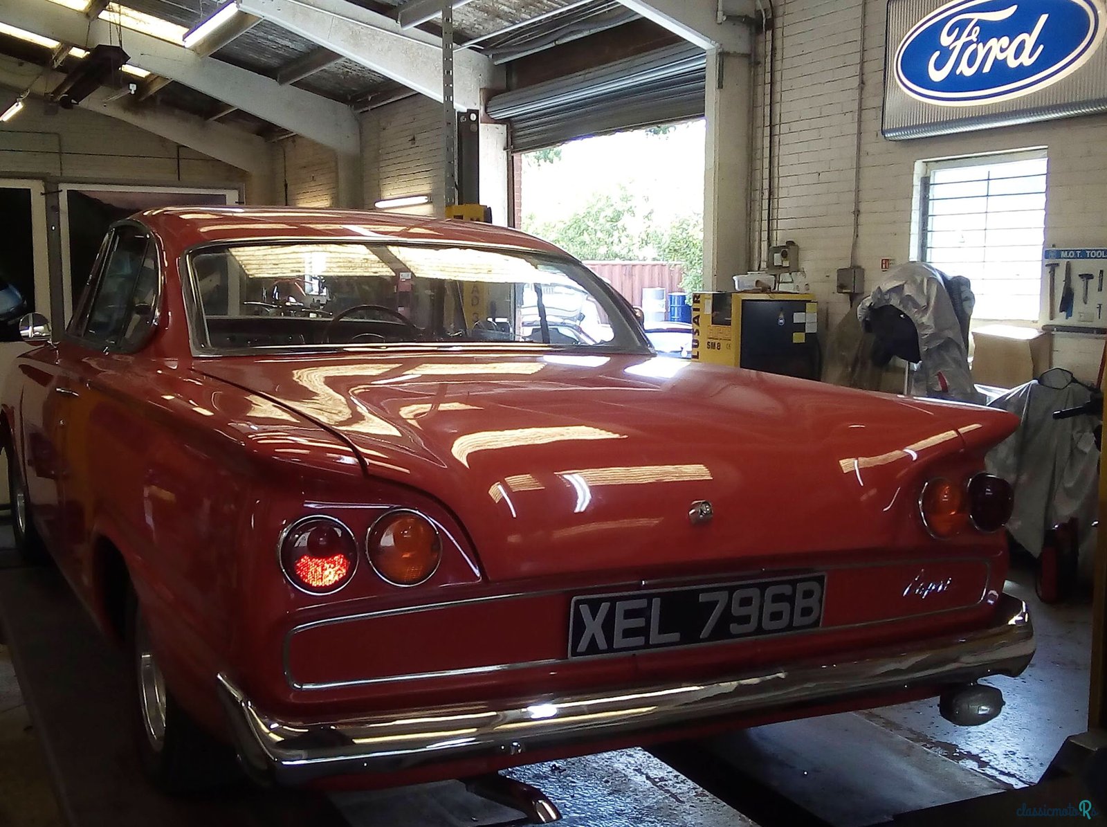 1964' Ford Consul photo #2