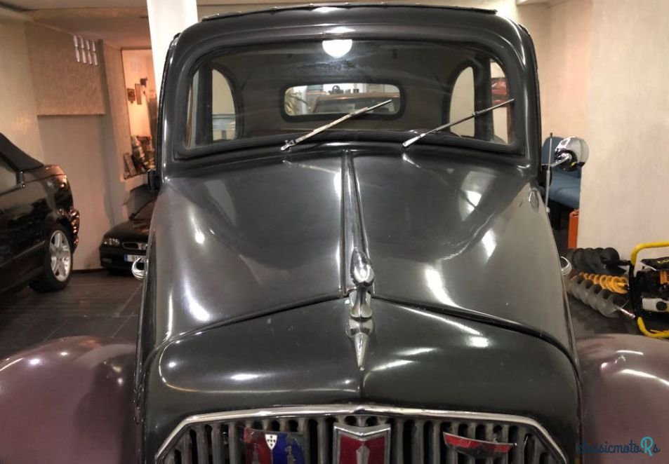 1946' Ford Anglia photo #1