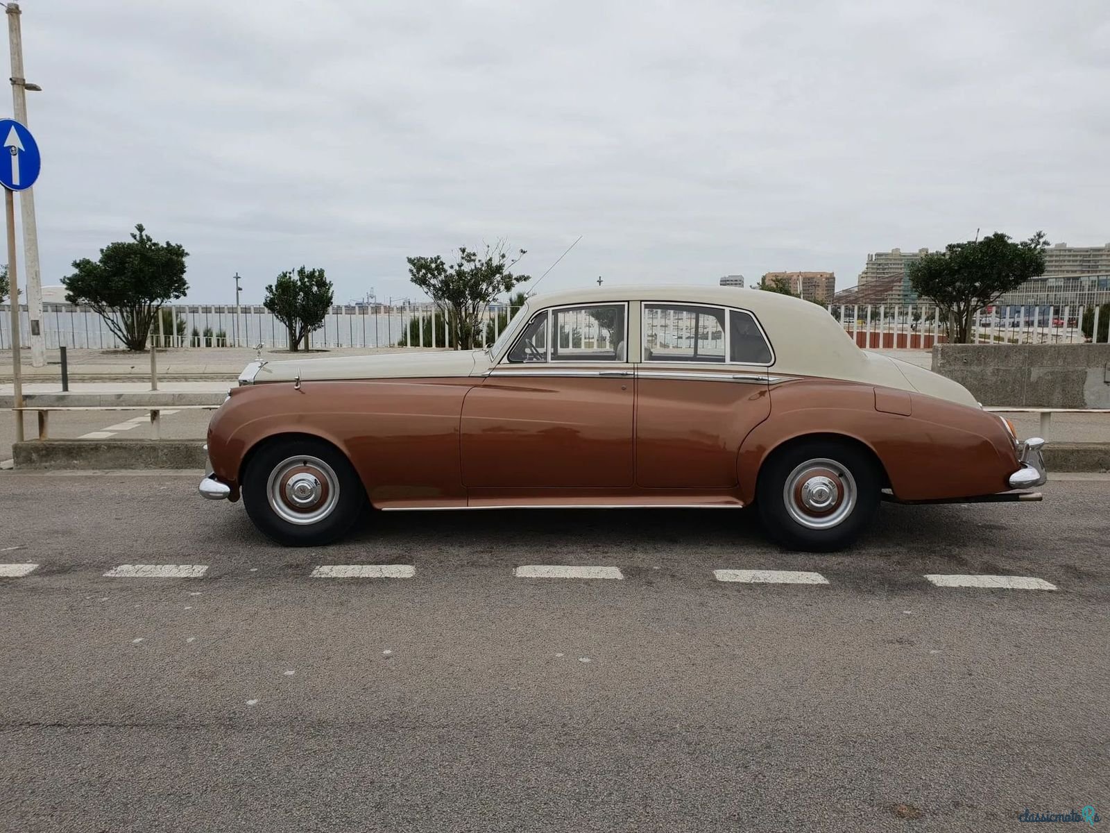1960' Rolls-Royce Cloud photo #3
