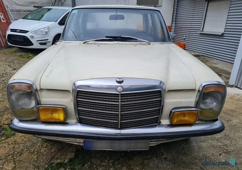 1972' Mercedes-Benz W123 photo #4