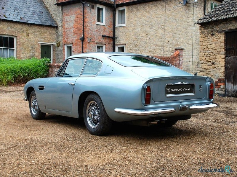 1969' Aston Martin DB6 photo #3