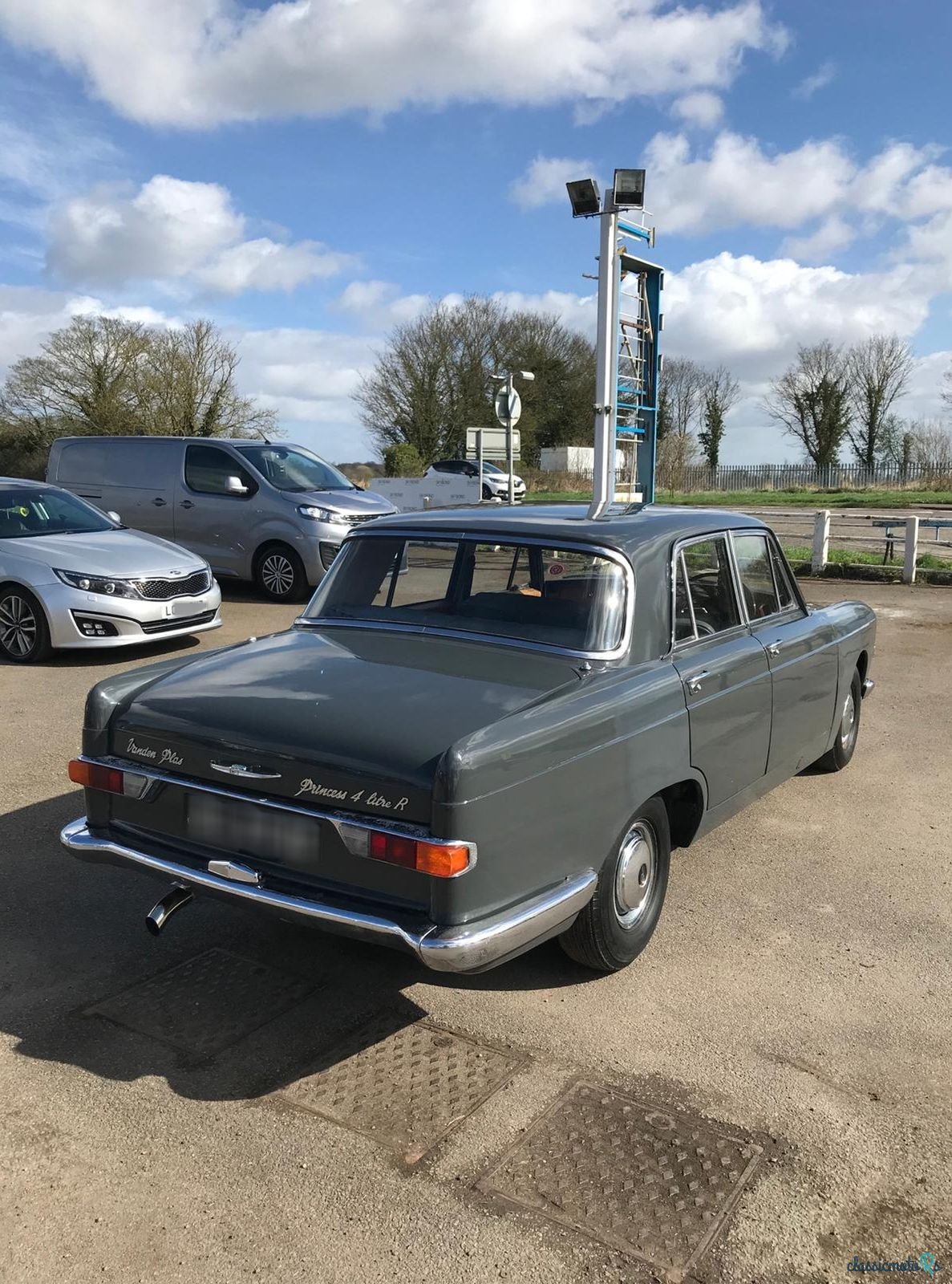 1967' Vanden Plas Princess photo #5