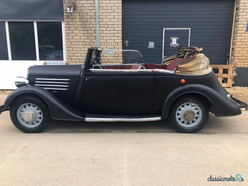 1934' Renault Yn4 Cabriolet photo #5