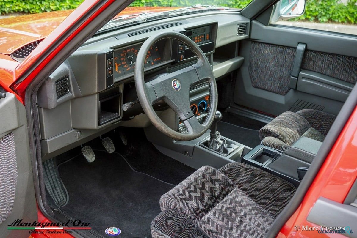 1988' Alfa Romeo 75 photo #5