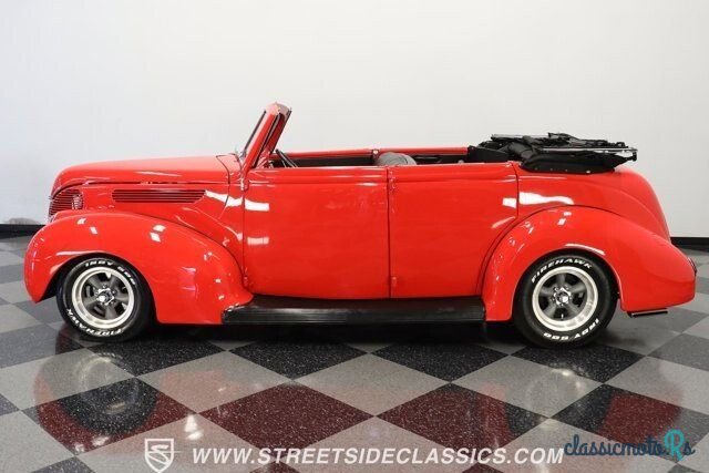 1938' Ford Deluxe photo #2