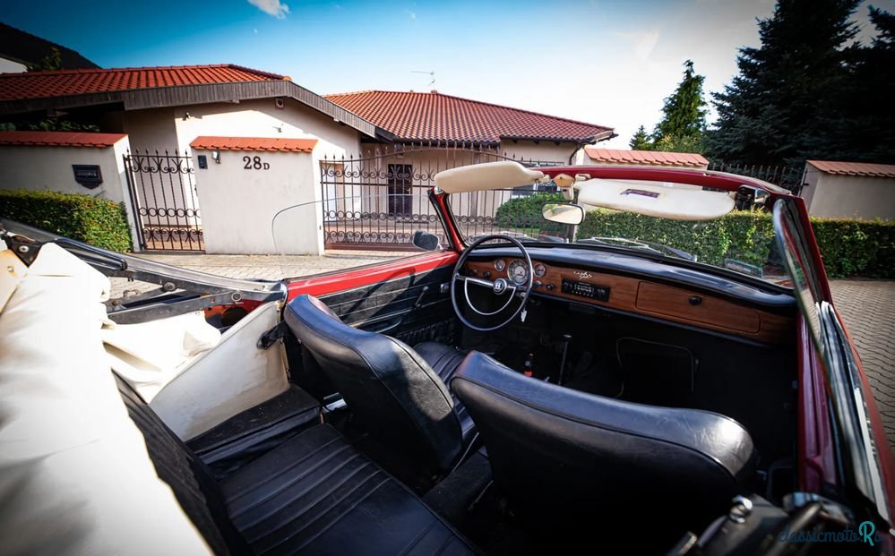 1971' Volkswagen Karmann Ghia photo #1