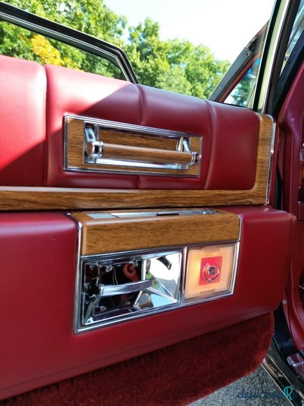 1980' Cadillac Fleetwood photo #6