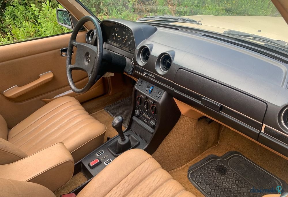1981' Mercedes-Benz W123 photo #6