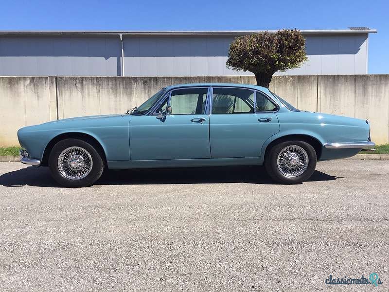 1972' Jaguar XJ photo #1