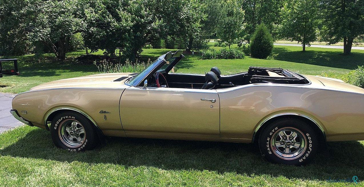 1969' Oldsmobile Cutlass Supreme photo #1