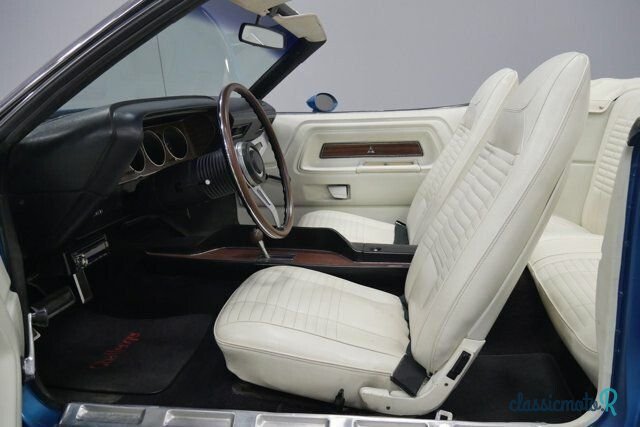 1970' Dodge Challenger photo #3