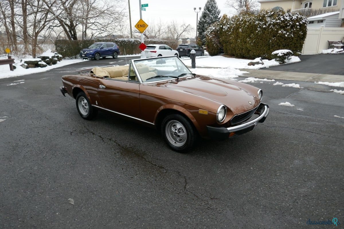 1979' Fiat 124 Spider photo #1