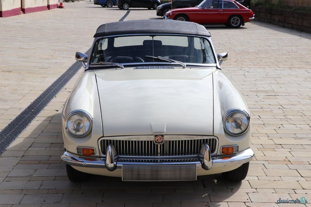 1970' MG MGB photo #1
