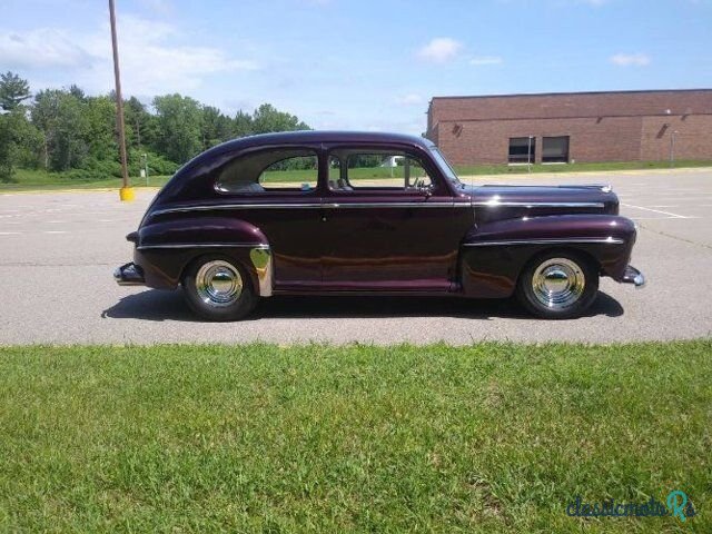 1947' Ford Deluxe photo #1