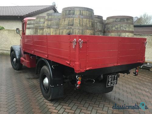 1954' Morris photo #2